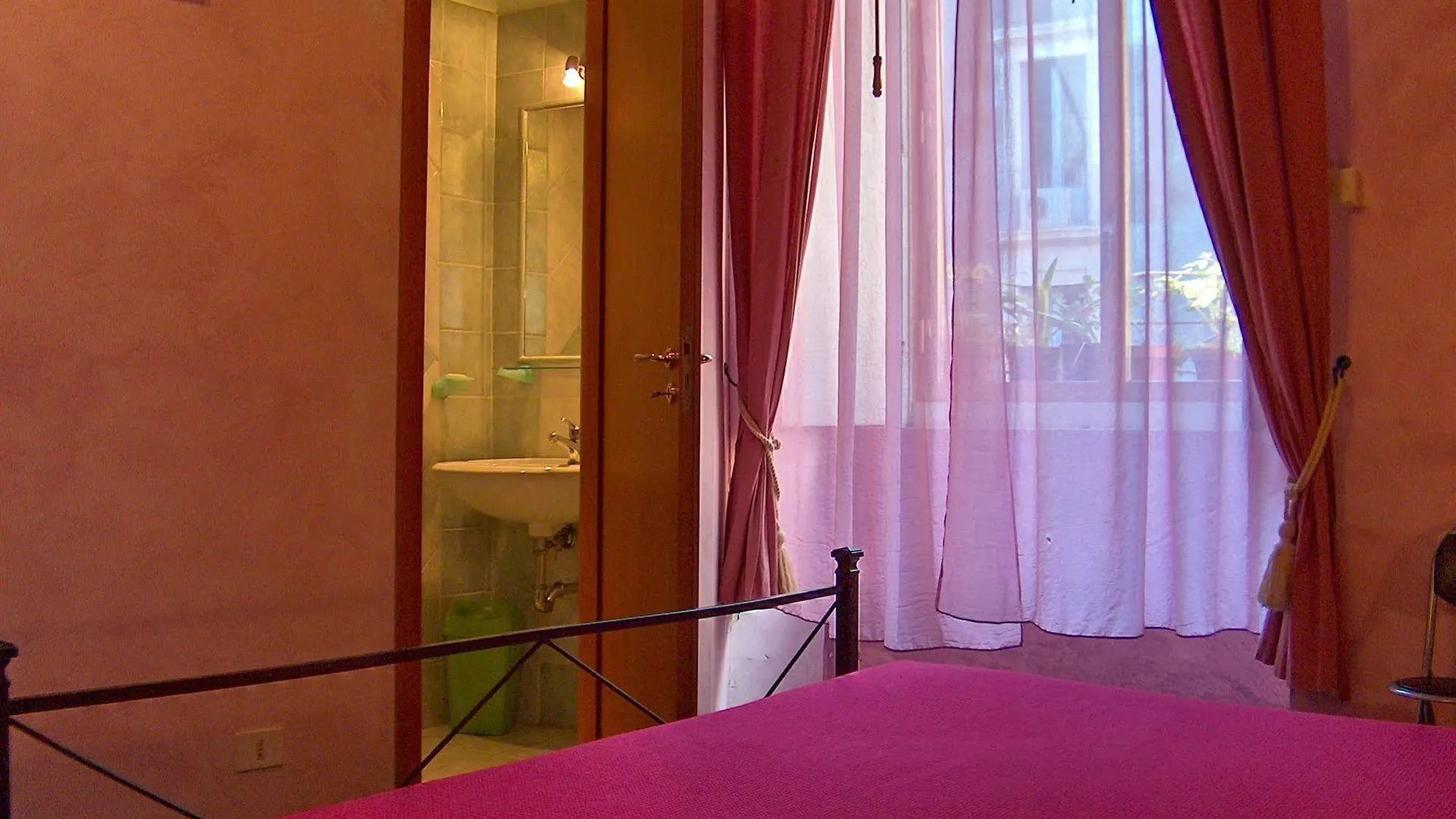 Holland International Rooms Catania Italy